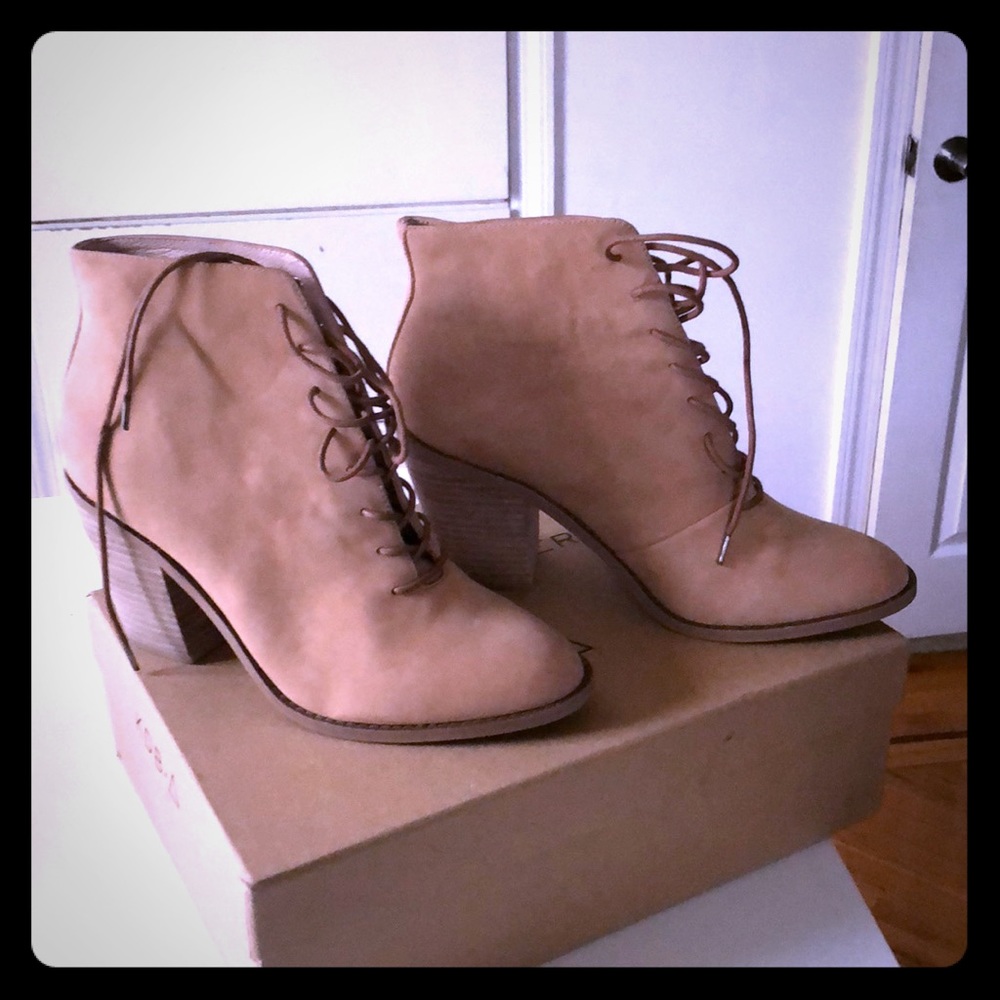 Kelsi Dagger  Jensonni Leather Bootie. Size 10